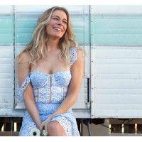 leann rimes entertainment logo image