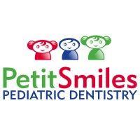 petit smiles pediatric dentistry logo image