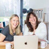 the social media managers hub by the two lauras