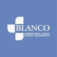 laboratorio clínico blanco logo image