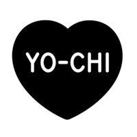 yo-chi frozen yogurt logo image