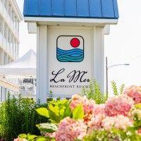 la mer beachfront resort logo image