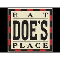 doe's eat place logo image