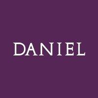 daniel department store logo image