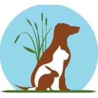 carver lake veterinary center logo image