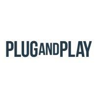 plug and play japan logo image