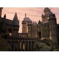 hogwarts logo image