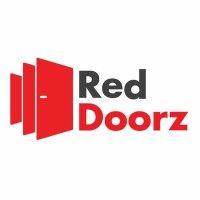 reddoorz logo image